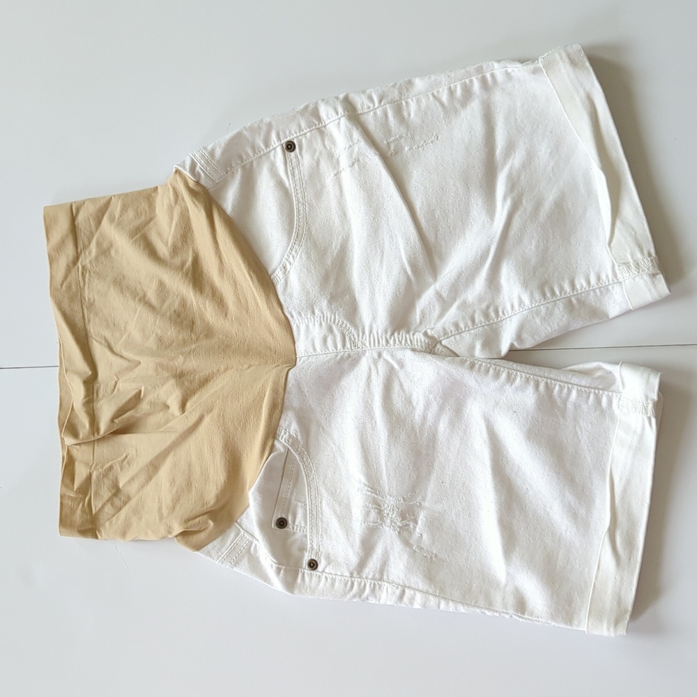A:glow maternity Bermuda shorts